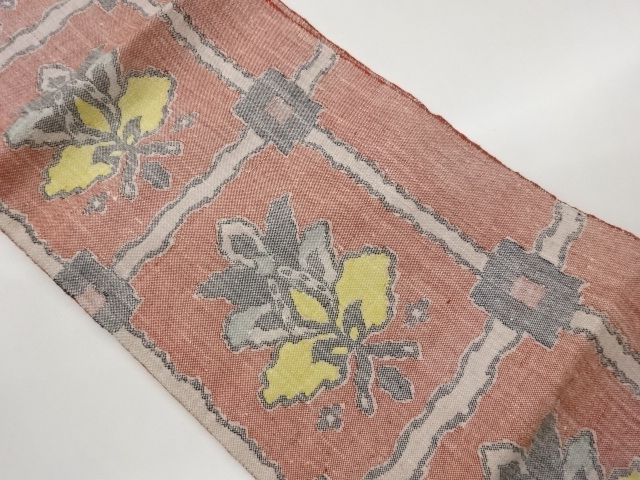 JAPANESE KIMONO / TSUMUGI CHECKERED PATTERN / FLORAL MOTIFS WOVEN THE